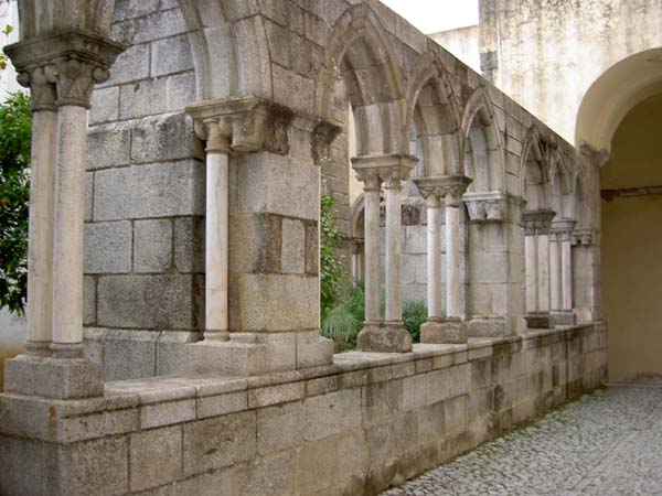 3100_cloister_walls