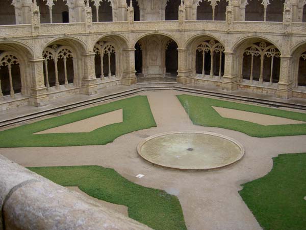 3123_cloister_courtyard