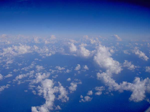 3147_clouds_on_flight_to_Chicago