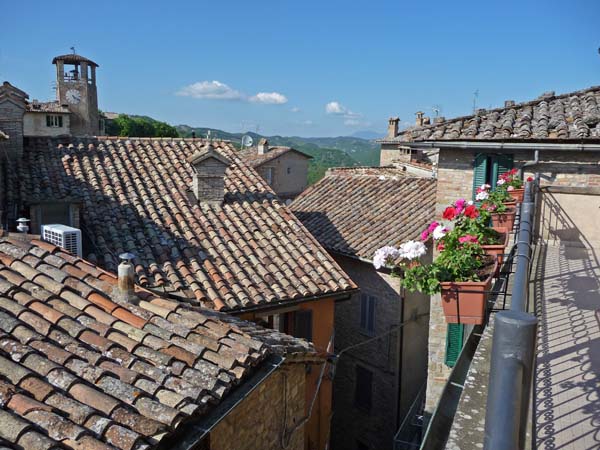 0119_Montone_view_from_balcony