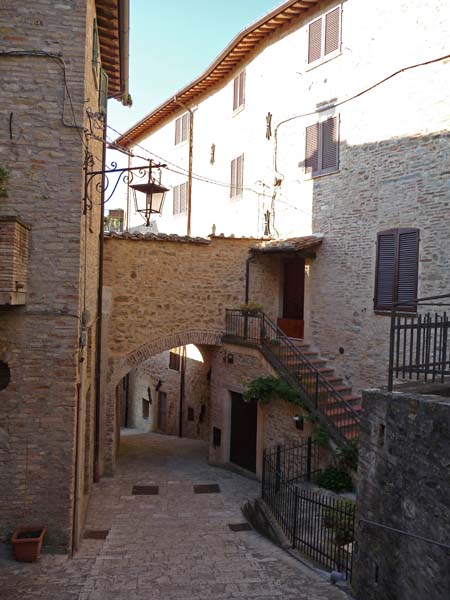 0139_Montone_street