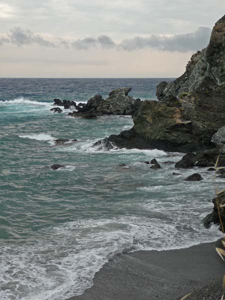 0822_Levanto_ocean_rocks