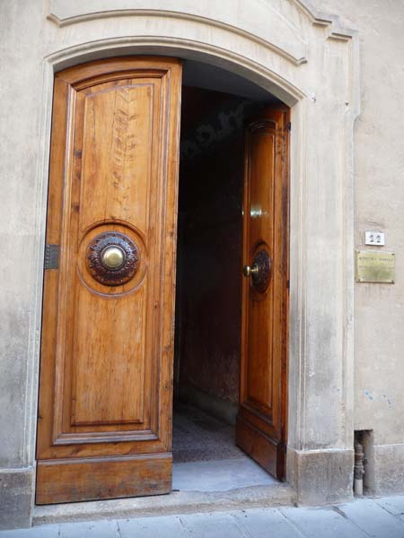 0454_Volterra_door