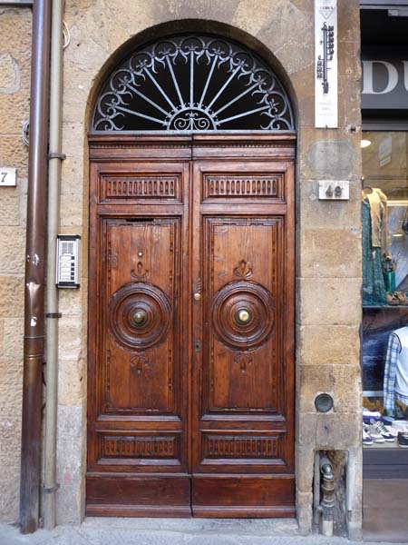 0455_Volterra_door