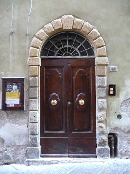 0456_Volterra_door