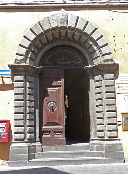 0555_Lucca_door