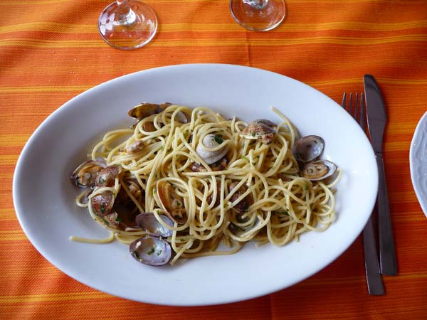 0786_Vernazza_spaghetti_with_clams